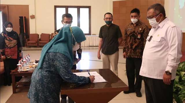Bupati Sukabumi H. Marwan Hamami 