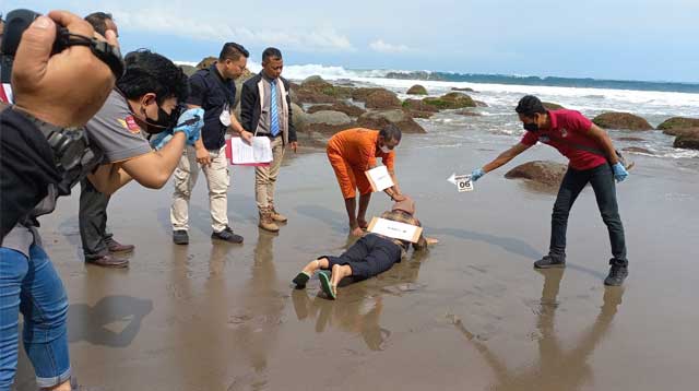 Reka Adegan Pembunuhan Dua Wanita di Ujung Genteng