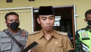 Tangapan Kades Sukaresmi Cisaat, Usai Didemo Warga Akibat Status WhatsApp Ajak Sparing