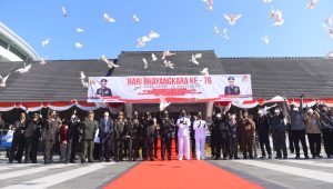 HUT Bhayangkara di Kota Sukabumi, 76 Ekor Burung Merpati Dilepasliarkan, Ini Maknanya
