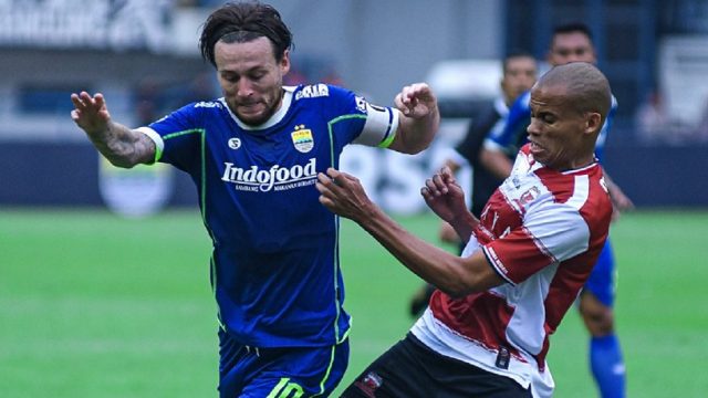 Pertandingan Persib Bandung vs Madura