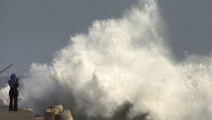 Termasuk Sukabumi, Gelombang Tinggi Setinggi 5 Meter Ancam Perairan Laut jawa Selatan