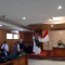 Bahar Smith cium bendera merah putih