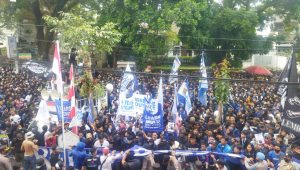 Pelatih Persib Rene Disebut Sudah Pergi, Ribuan Bobotoh Gembira