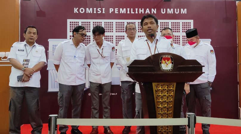 Komisioner KPU RI, Idham Holik