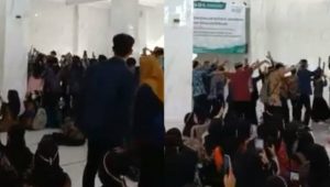 Viral Mahasiswa Joget di Masjid Diiringi Lagu