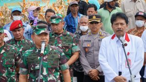 Jendral TNI AD Dudung Abdurahman saat Panen Raya Jagung di Ciemas Sukabumi