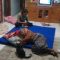 Warga Cicantanyan Mak Yayat (73) saat terkulai lemas