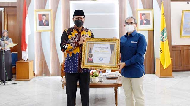 Walikota Sukabumi, Achmad Fahmi