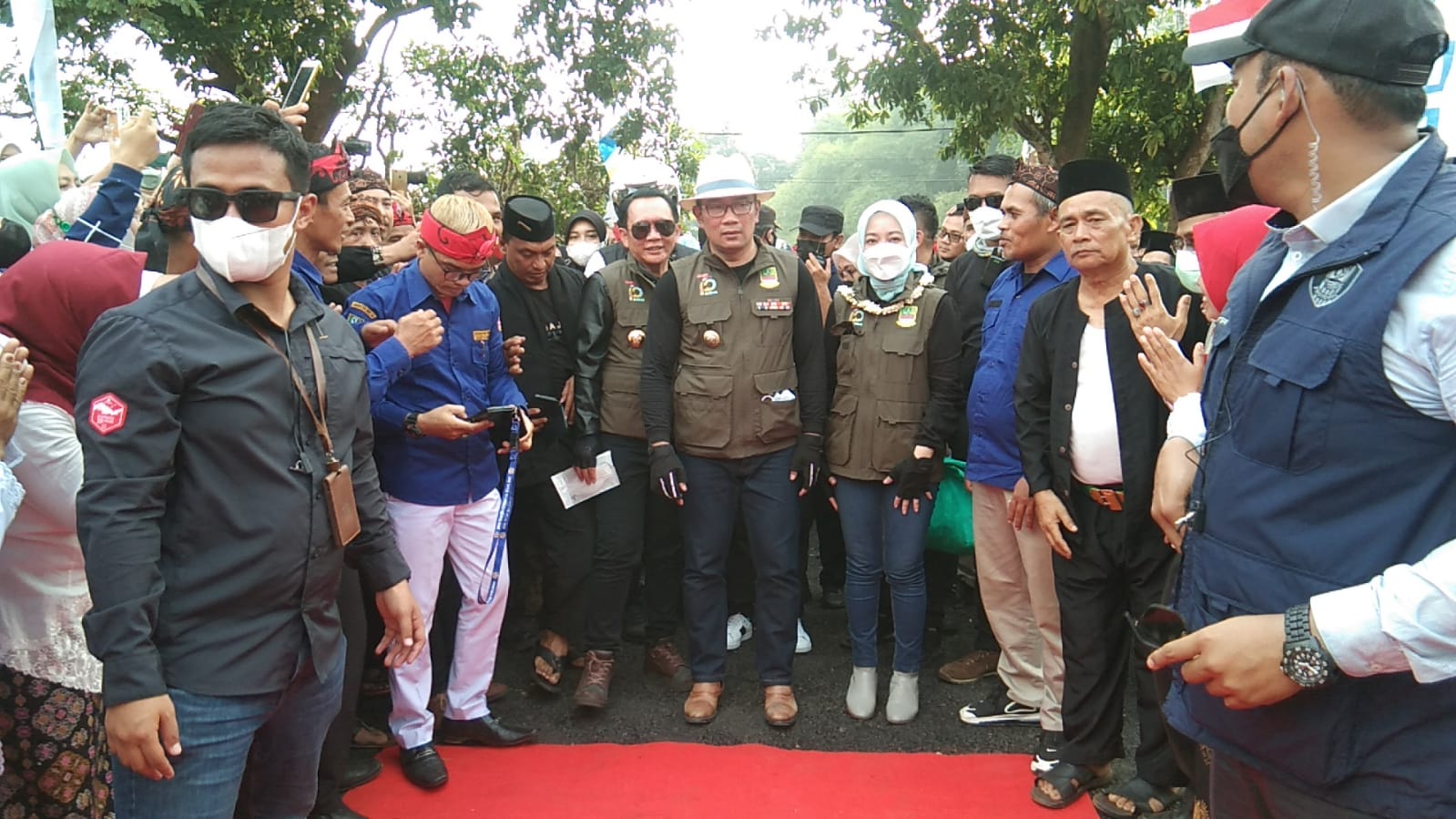Gubernur Jawa Barat, Ridwan Kamil, memastikan di tahun 2022 ini sudah tidak ada lagi desa tertinggal di Jawa Barat saat mengunjungi Desa