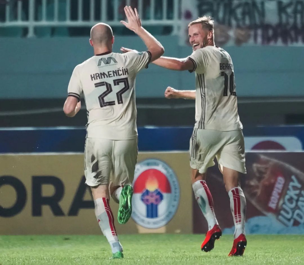 Banjir gol di laga 1 Indonesia, Persija Vs