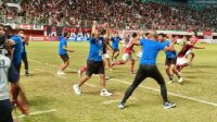 Para pemain dan ofisial Timnas Indonesia U-16