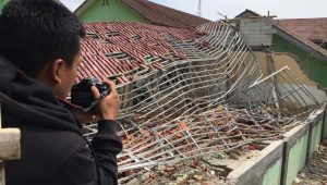 Parah, Gerung Perpustakaan SMAN 1 Palabuhanratu Sukabumi Ambruk, Padahal Sedang Diperbaiki