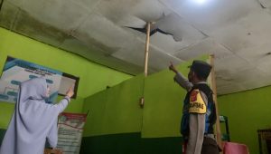 SDN Cisarua 1 di Tipar Kota Sukabumi Terancam Ambruk