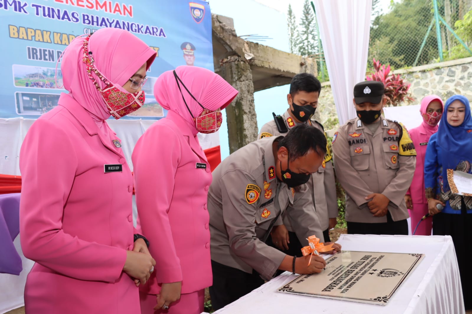 Kapolda Jabar, Irjen Pol Suntana saat meresmikan SMK Tunas Bhayangkara