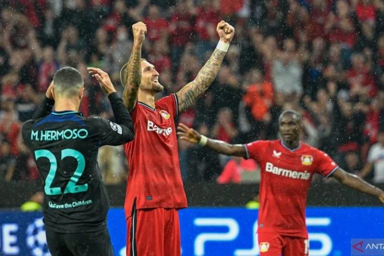 Gelandang Bayer Leverkusen Robert