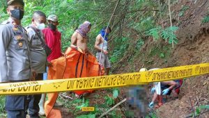 Muazin Cikembar Sukabumi Ditemukan Tewas Membusuk di Parit