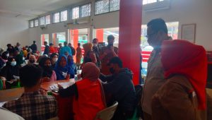 Ekonom UI Sebut BLT Jadi Bantalan untuk Jaga Daya Beli