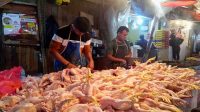 Jelang Ramadan di Kota Sukabumi, Harga Daging Ayam Mulai Terbang