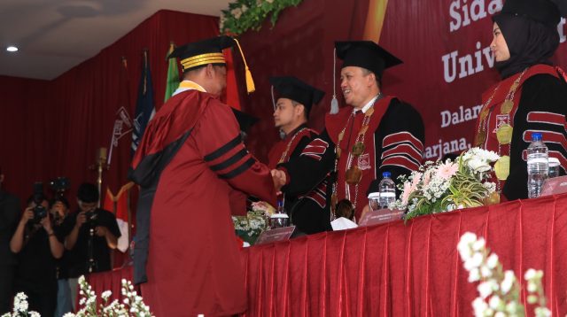 Rektor Universitas Nusa Putra, Kurniawan menargetkan Mahasiswa
