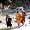 Warga Bantargadung Turun Ke Sungai