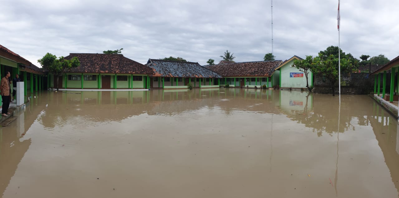 Tegalbuleud Kabupaten Sukabumi Terendam Banjir