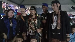 Seniman Debus di HUT Kabupaten Sukabumi Ke 152 Gagal Unjuk Kebolehan di Depan Pesulap Merah