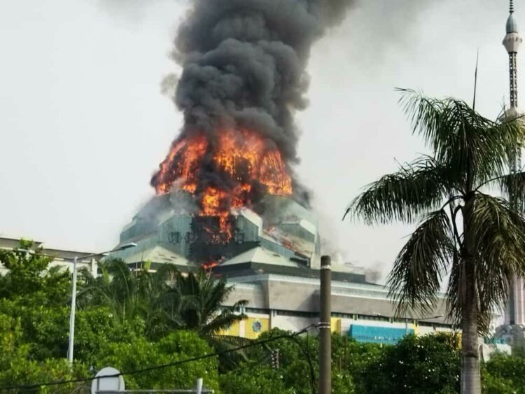 Kebakaran terjadi pada Masjid Jakarta