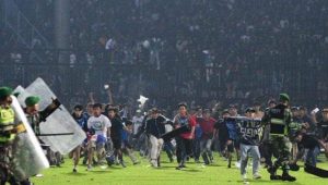 Sepakbola Indonesia Jadi Catatan Sejarah Terburuk Kedua di Sepakbola Dunia Usai Tragedi Kanjuruhan Malang