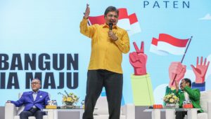 Di Hadapan Jokowi, Airlangga Sebut KIB Punya Tiket Premium Pilpres 2024