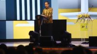 Presiden Joko Widodo (Jokowi) meminta Koalisi Indonesia Bersatu (KIB) yang digagas Partai Golkar, PAN dan PPP untuk tidak terlalu lama