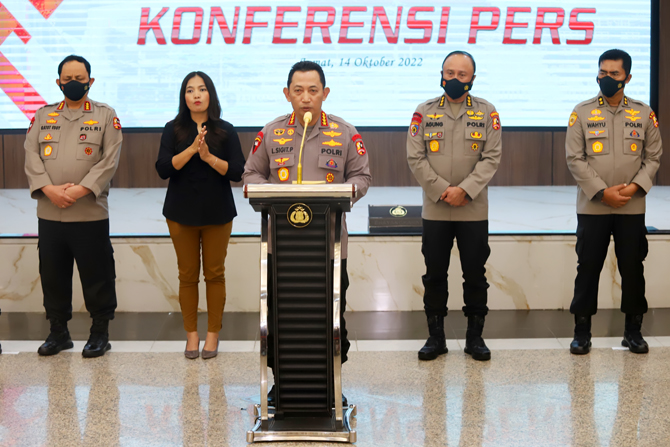 Kapolri Jenderal Listyo Sigit Prabowo saat konferensi pers di Mabes Polri,