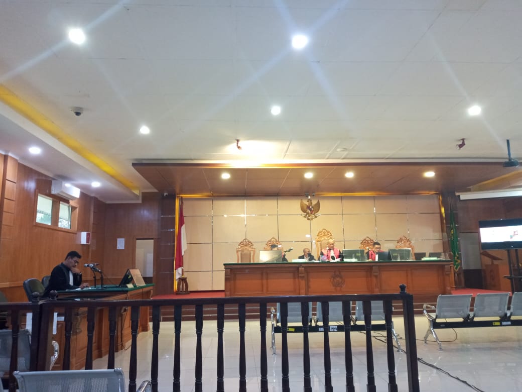Majelis Hakim Pengadilan Negeri Kabupaten Sukabumi, saat sidang vonis oknum Kades Kabandungan
