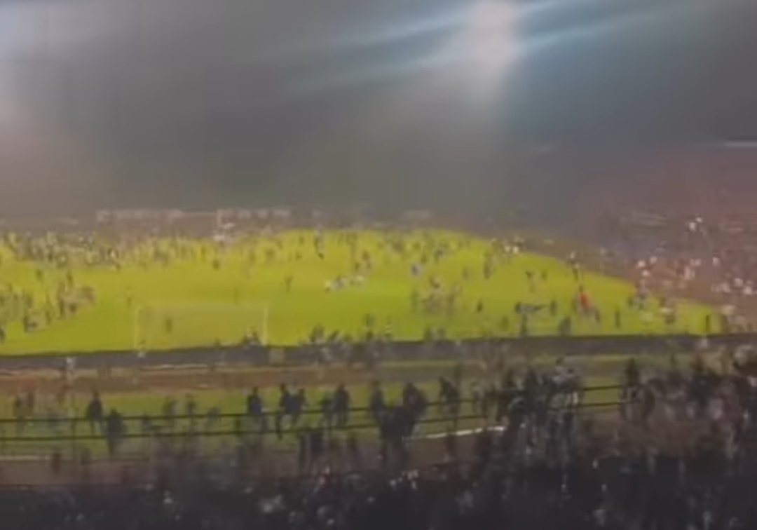 Sepak bola Indonesia berduka. Liga 1 pun