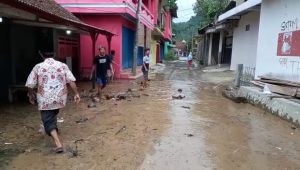 Sungai Cibareno Meluap, Belasan Rumah di Perbatasan Terendam, Warga : Banjir Terparah Sejak 10 Tahun Lalu