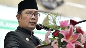 Ridwan Kamil Minta Aparat Segera Tertibkan Baliho Liar