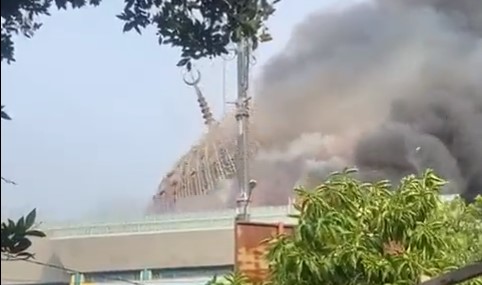 Terlihat detik-detik Kubah Masjid Jakarta Islamic Center