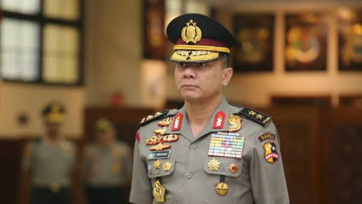 Irjen Teddy Minahasa kini tersangka