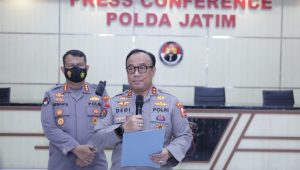 Polri Beralasan Gas Air Mata Ditembakkan karena Suporter Anarkis