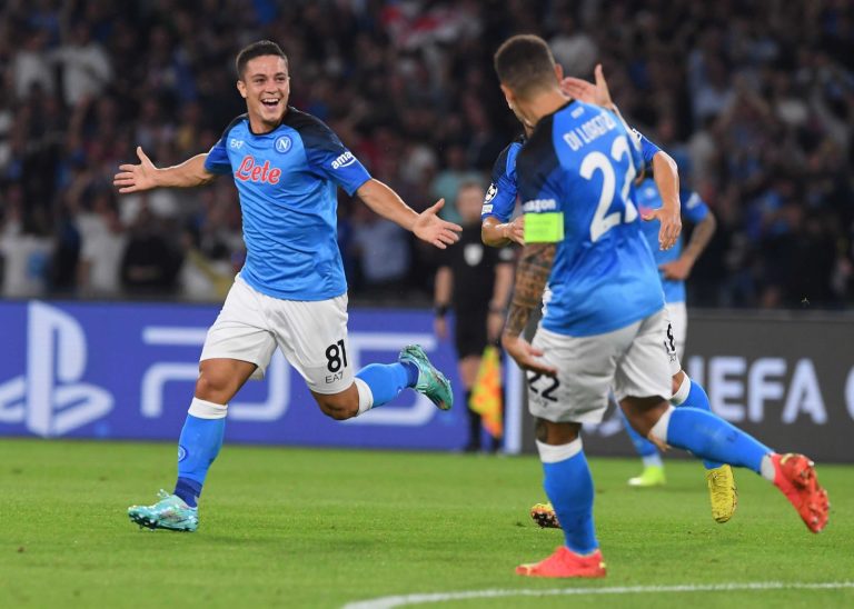 Napoli sukses melaju ke babak 16 besar Liga Champions