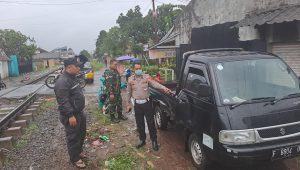 Kronologis KA Pangrango Jurusan Sukabumi-Bogor Hantam Mobil  di Karangtengah