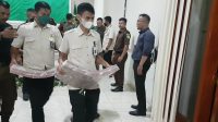 Petugas Kejaksaan Negeri Kabupaten Sukabumi