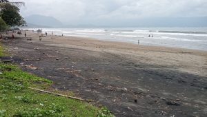 Cuaca Buruk, Objek Wisata Pantai Palabuhanratu Sukabumi Sepi Pengunjung