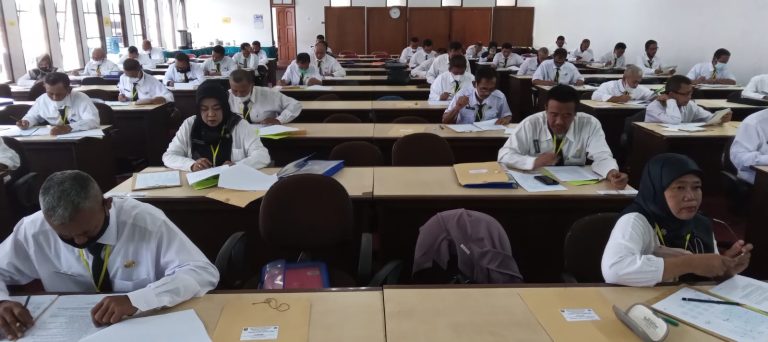 Ratusan PNS di Kabupaten Sukabumi saat mengikuti bimtek