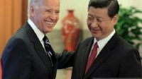 Joe Biden (kiri) saat masih menjabat Wapres AS bertemu Presiden China Xi Jinping