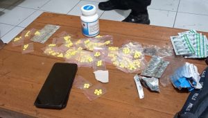 Polsek Kalapanunggal Sukabumi Temukan Ribuan Butir obat terlarang Disebuah rumah 