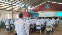 Ratusan siswa dan santri Ponpes Al-Masturiyah, Kecamatan Cisaat Kabupaten Sukabumi