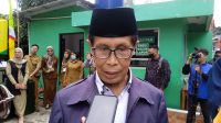 Ketua Umum MUI Kota Sukabumi Aab Abdullah saat diwawancara