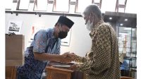 Wali Kota Sukabumi Lepas 13 ASN Purna Bakti