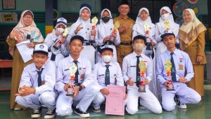 SMPN 1 Kota Sukabumi Pertahankan Juara Umum Festival Tunas Bahasa Ibu